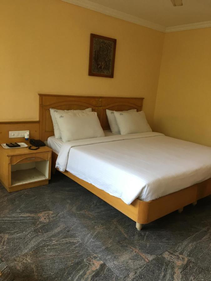 Asr Guesthouse Tirupati Exteriör bild